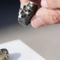 "Метеоритска грозница": Фрагменти небеског тела од ретког материјала које је пало на тло САД привукли десетине трагача