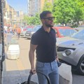 Јоца стигао у породилиште по сина и старију жену: Понео посебну ствар за наследника, улетео у породилиште