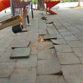 Hoće li neko da se pobrine za nebezbedno dečje igralište u centru Leskovca?