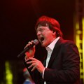 U ovoj zgradi u Sarajevu je Čola odrastao: Komšije otkrivaju tajne muzičke zvezde: Taj stan poklonio drugu, pa kupio novi za…