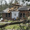 Tornado pogodio severni Teksas Ima nastradalih, u toku potraga za ljudima ispod ruševina