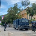 Prvi snimci iz Banjske posle blokade Selo puno specijalaca, vide se tragovi od metaka (foto)