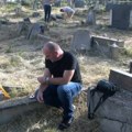 Ni mrtve ne ostavljaju na miru Srbi otišli na groblje za Zadušnice, zatekli horor (video)