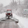 Zimska služba u novom sadu radi punim kapacitetom Na terenu 16 vozila, nadležne službe prate meteorološku situaciju