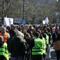 Protest dela prosvetnih radnika, studenata i građana: Blokirano nekoliko ulica u Beogradu, policija obezbeđivala skup