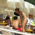 Jede šta poželi, a izgleda nikada bolje: Pevačica (47) kuburila sa kilažom, a danas izgleda kao avion: U ovome je tajna
