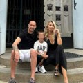 Otišla na nedeljnu liturgiju i odvela sina da se pričesti: Poznata Srpkinja se okrenula veri, objavila slike iz crkve: "Na…
