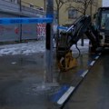 Kada vodovodna cev pukne na ulici, kome voda stiže na naplatu