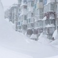 Snežni nanosi visine i preko tri metra: Kamčatka paralisana - škole zatvorene, preti opasnost od lavina (foto)