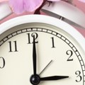 Sat manje sna – noćas počinje letnje računanje vremena