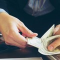 Srednji kurs dinara za evro danas 117,3867