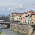 Jelena iz Knjaževca je ostala bez posla jer je njen muž na studentskoj listi: “Direktor mi je rekao da mu je tako naredio…