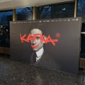 Mračan, depresivan autsajder ili ekscentrični majstor birokratije: Nemačka serija otkriva novo lice Franca Kafke