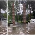Potop, a nevreme ne prestaje! Ogromna količina kiše i grada sručila se ulicama, sve je poplavljeno, putevi nestali pod vodom…