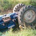 Tragedija kod Obrenovca! Traktor se prevrnuo, pa pregazio čoveka!