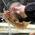 (Фото) врућине харају Европом: Нижу се ванредна упозорења и црвени аларми, земље у приправности, има мртвих: "Не напуштајте…