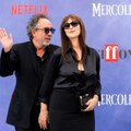 Monika Beluči i Tim Barton kao zaljubljeni tinejdžeri: Fatalna glumica je dokaz da se tajna vrhunske elegancije krije u…