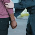 Migrant vukao devojčicu preko pešačkog! Pokušaj otmice nasred ulice, građani skočili da je brane