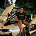 Čuka na ruci od 26.000 €, gradom se voza u kolima od 220.000 €! Ćaletov sin više ne arči očeve pare, evo kako zarađuje brdo…
