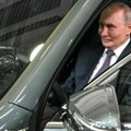 Putin testirao novu „Volgu”: Prve reči ruskog predsednika nakon probne vožnje