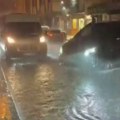 Voda na sve strane, ljudi u panici: Dramatični snimci posle snažnog nevremena, aktivirala se i klizišta (video)