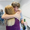 Svež Nobelovac prekinuo primanje čestitki da bi spremio užinu svojoj deci