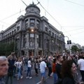 Učesnici protesta Srbija protiv nasilja blokirali saobraćaj ispred Skupštine Srbije