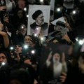 Stotine hiljada ljudi ispraća predsednika Irana: Svi izašli na ulice Teherana, Hamnei predvodi molitvu