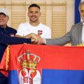Ministar Gajić posetio Orlove i simbolično predao zastavu Srbije