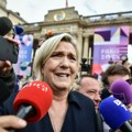 Le Pen: Francuska u ćorsokaku, niko ne zna odakle će doći premijer