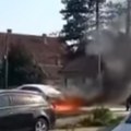 Gori automobil, crni dim se širi... Nemila scena u Staroj Pazovi (video)