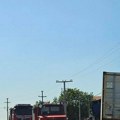 Automobil sleteo u kanal! Teška saobraćajna nesreća na putu Ugrinovci - Batajnica: Stvaraju se gužve