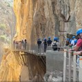 Najopasnija pešačka staza na svetu namenjena je samo odvažnima Ovde od prizora i adrenalina zastaje dah - evo gde se nalazi