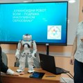 Robot Voli koga deca vole: Škola u Kikindi dobila savremeni aparat za rad sa decom sa smetnjama u razvoju