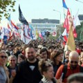 Studenti iz Beograda pešice krenuli u Novi Sad u znak sećanja na žrtve pada nadstrešnice