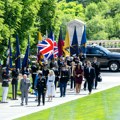 Britanski kralj i kraljica posetu SAD završili u malom gradu uz muziku