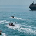 Iranska ‘flota komaraca’: Skup čamaca muči Ameriku u Ormuskom moreuzu