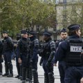 Protesti širom Francuske, Žuti prsluci, studenti i radnici besni, vlasti rasporedile 70.000 policajaca: „Makrone, podnesi…