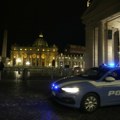 Vatikan naložio klimatskim aktivistima da plate 30.000 evra: Zalepili se za postolje jedne od najpoznatijih statua