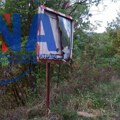 Sramotni vandalizam: Nepoznati počinioci polomili zaštitnu ogradu i putokaze u kablarskom selu Vrnčani, stradala i…