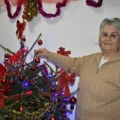 Daruje paketiće iz ljubavi prema unuku: Humanost Milene Konstatinović iz Kikinde koja već deset godina komšijskoj deci…