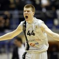 Zvanično: Davis Bertans potpisao!