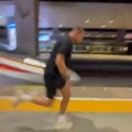 VIDEO Jokić se u Kini trkao sa „metak vozom“: Pogledajte urnebesnu scenu koja je nasmejala sve