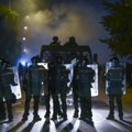 Policija terala novinarku „Vremena“ 15 minuta da laži na podu