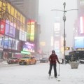 Petoro mrtvih u Njujorku, grad pod snežnom olujom i ekstremnom hladnoćom