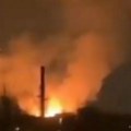 Gori ključno rusko čvorište za izvoz nafte, desetine dronova krenulo u napad (video)