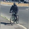 Da li biste ovom dostavljaču iz Beograda smeli da otvorite vrata?