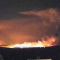 (Foto, video) Veliki požar na Braču Vatra se tokom noći proširila ka uvalama, oko 200 osoba evakuisano!