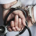 Kako oštećeni mogu da vrate novac od prevaranta lekara: Advokat objasnio koliko se kazne, građani da ne nasedaju