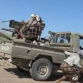 uživo Rakete pogodile aerodrom u Jemenu, pale blizu putničkog aviona, zapaljen i supertanker u Ormuskom moreuzu